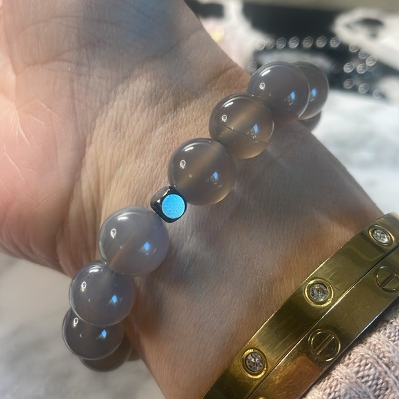 Snowflake obsidian & grey agate bracelet - Picture 3 of 4